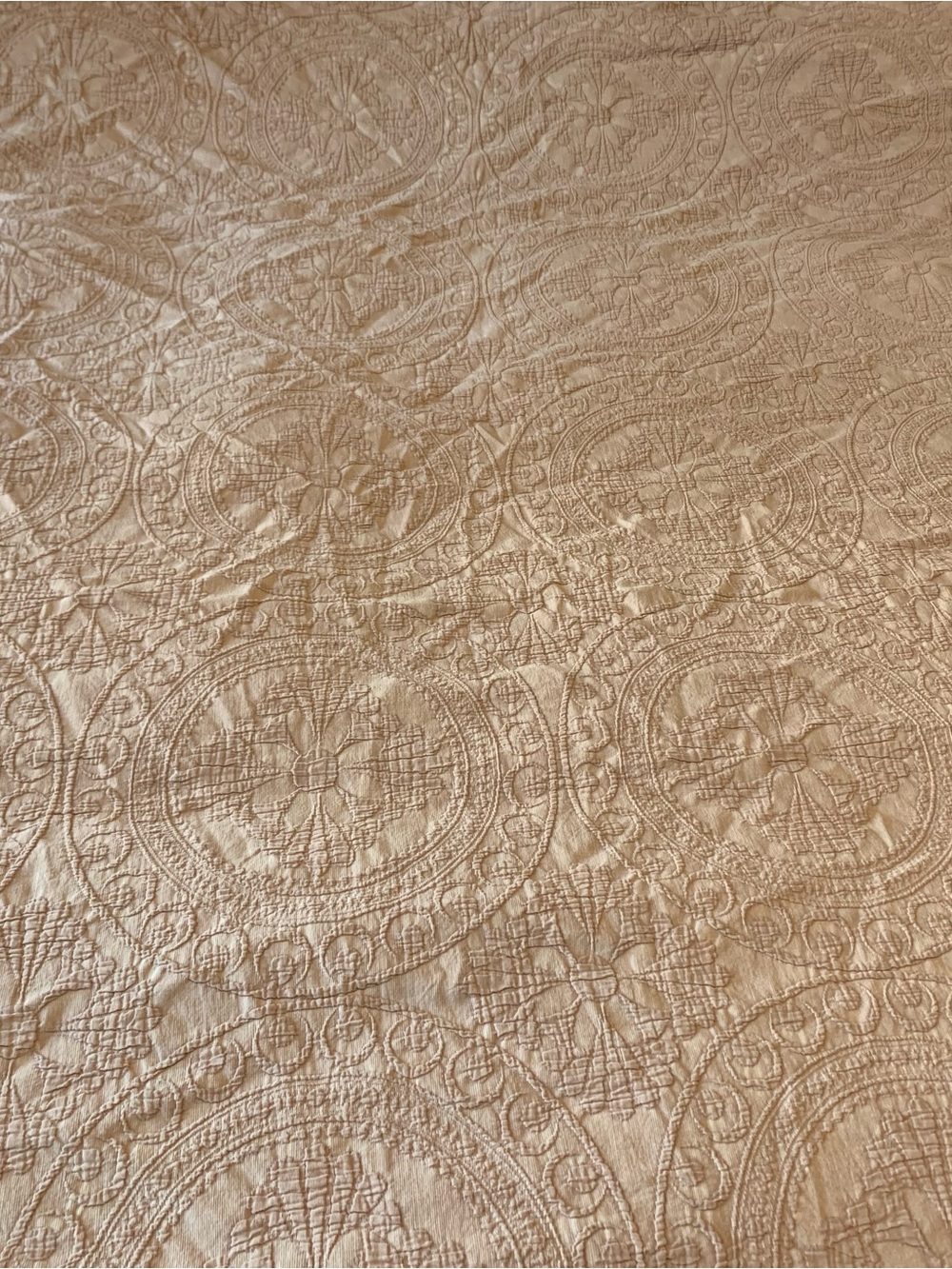 Textured Medallion Rose Pink Queen Duvet